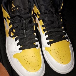 Jordan Retro 1 yellow,black,white